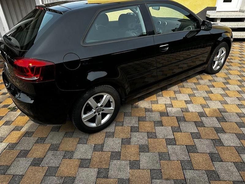 Gebraucht Audi A3 Attraction 102 PS (75 kW) 2010 Schwarz Kleinwagen