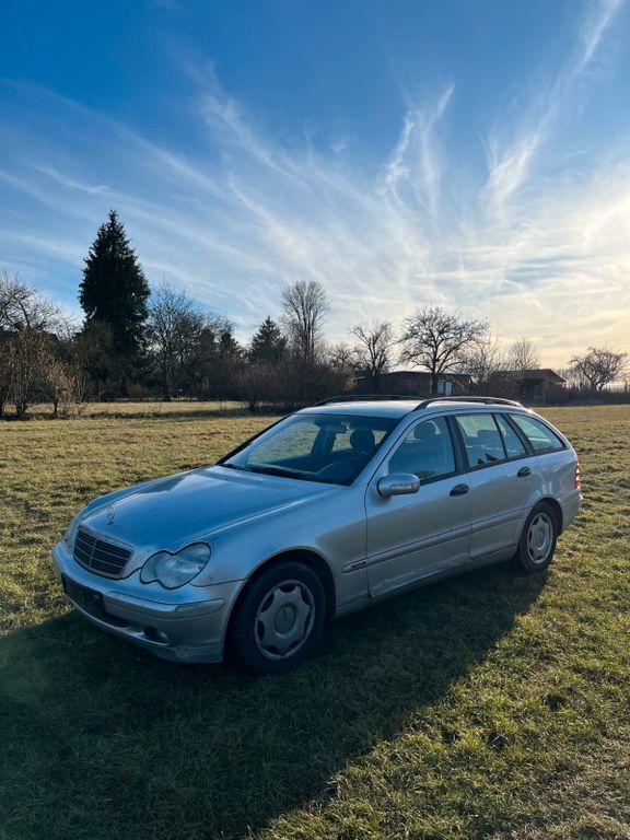 Silber Gebraucht 2003 Mercedes C200 Classic Kombi | 750 € (Superpreis) - Bild 1/4