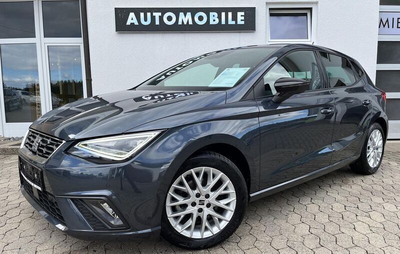 Grau Gebraucht 2024 Seat Ibiza FR Kleinwagen | 20.979 € (Fairer Preis) - Bild 1/4