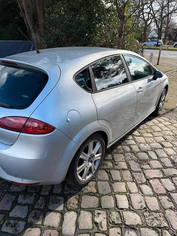 Gebraucht Seat Leon 102 PS (75 kW) 2008 Silber Kleinwagen
