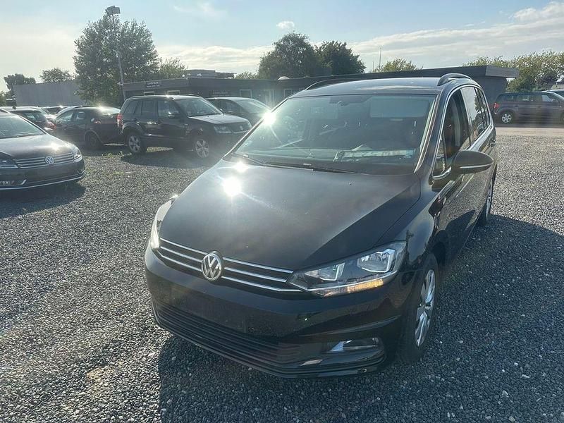 Schwarz Gebraucht 2017 VW Touran Comfortline Van / Kleinbus | 6.900 € - Bild 1/4
