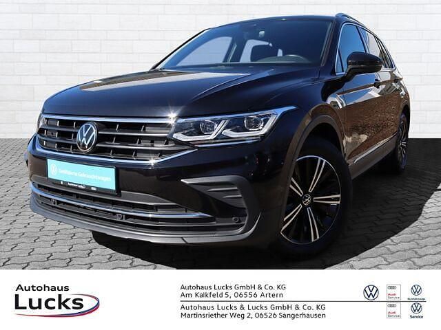 Gebraucht VW Tiguan Move 150 PS (110 kW) 2023 Schwarz (deep black perleffekt) SUV