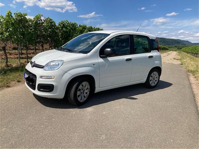 Weiß Gebraucht 2016 Fiat Panda Kleinwagen | 6.495 € (Fairer Preis) - Bild 1/4