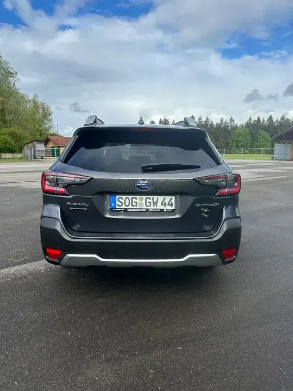 Gebraucht Subaru Outback Platinum 169 PS (124 kW) 2021 Grau Kombi