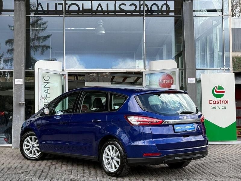 Gebraucht Ford S-MAX Titanium 150 PS (110 kW) 2017 Blau Van / Kleinbus