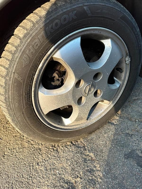 Używany Opel Corsa 44 KM (32 kW) 1996 Czerwony Hatchback