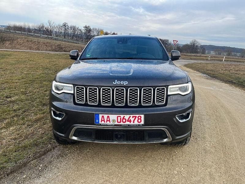Gebraucht Jeep Grand Cherokee Overland 250 PS (183 kW) 2020 Grau SUV