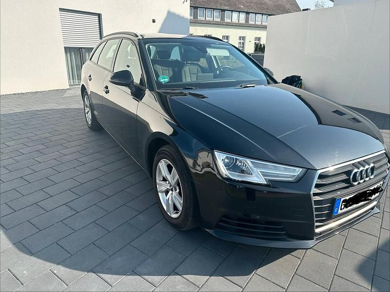 Gebraucht Audi A4 150 PS (110 kW) 2016 Schwarz Kombi