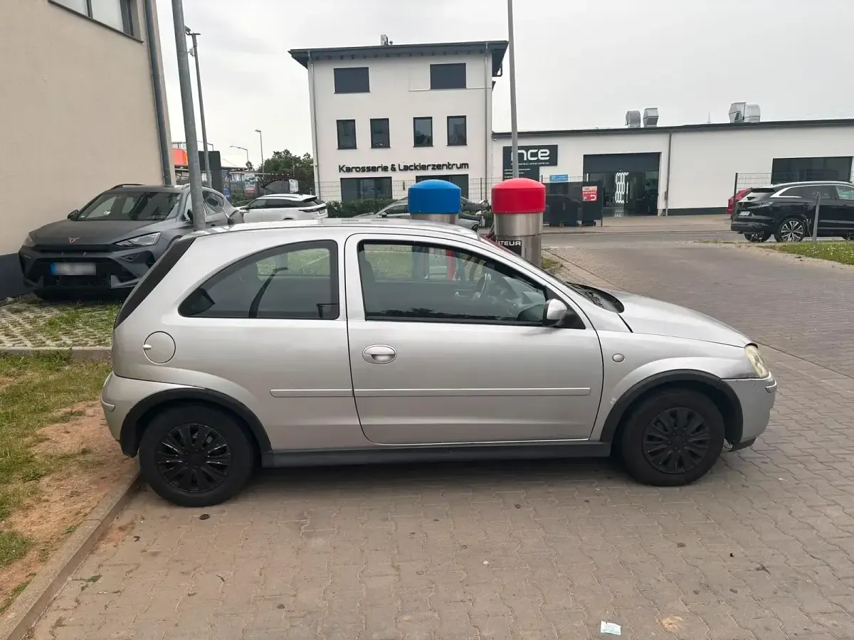Gebraucht Opel Corsa 60 PS (44 kW) 2005 Silber Kleinwagen