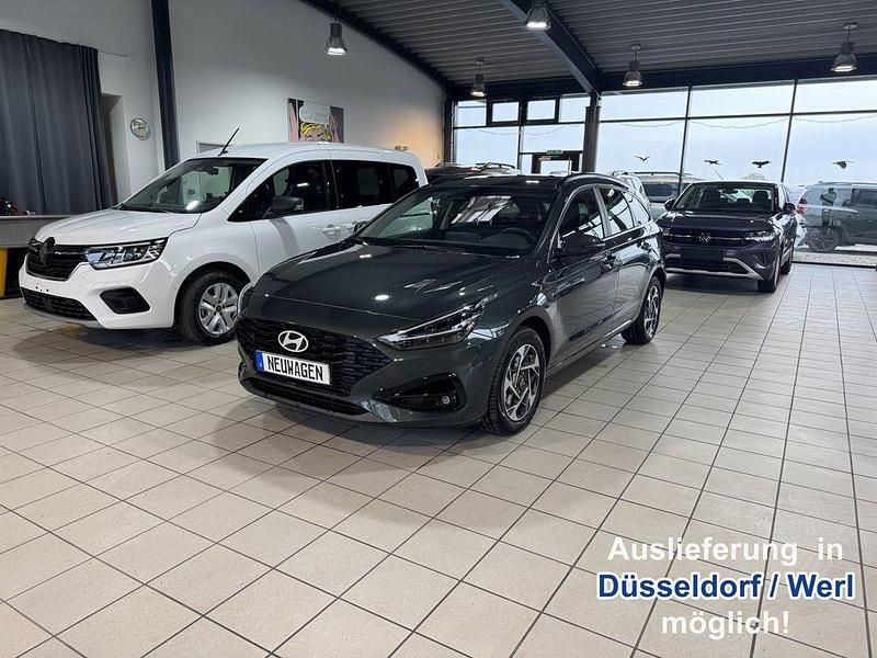 Cypress green pearl Neu 2025 Hyundai i30 Style Kombi | 25.490 € (Guter Preis) - Bild 1/3