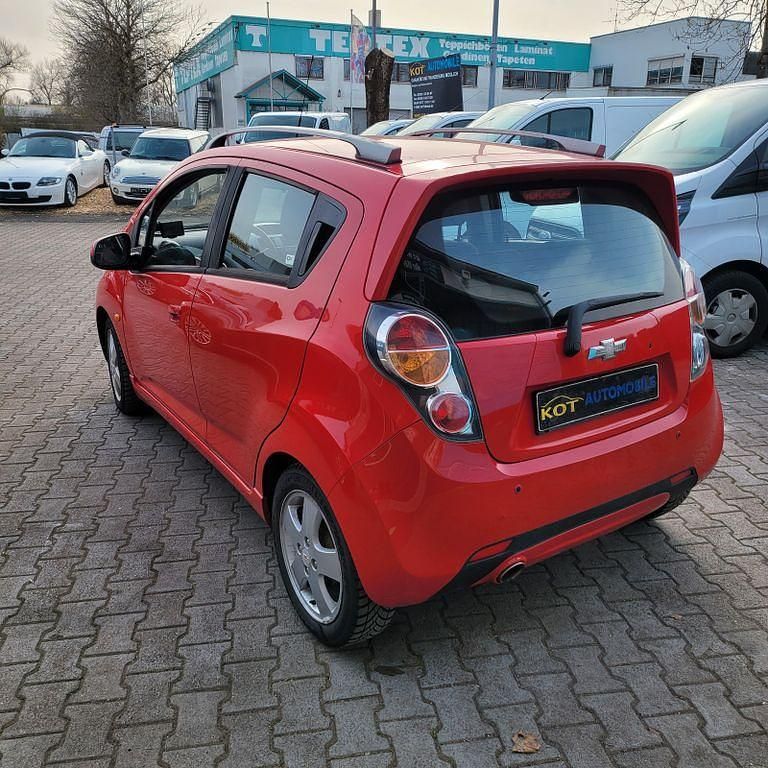 Gebraucht Chevrolet Spark 82 PS (60 kW) 2010 Rot Kleinwagen