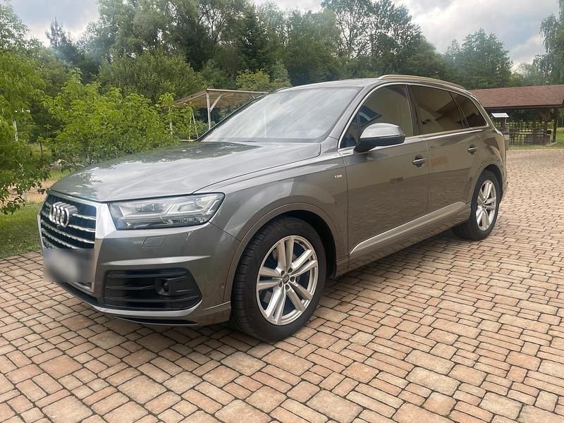 Silber Gebraucht 2015 Audi Q7 S-Line SUV | 27.600 € (Etwas zu teuer) - Bild 1/4