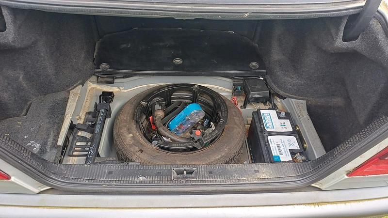 Gebraucht Mercedes C200 100 PS (73 kW) 2000 Silber Limousine