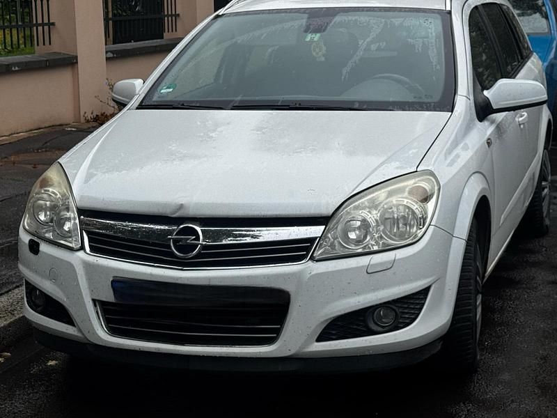 Weiß Gebraucht 2007 Opel Astra Kombi | 1.400 € (Superpreis) - Bild 1/4