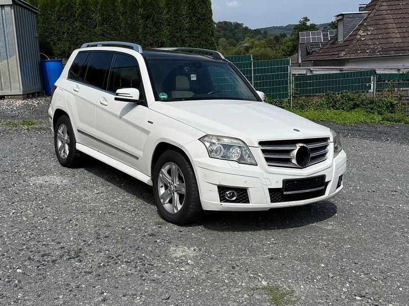 Weiß Gebraucht 2008 Mercedes GLK320 Edition 1 SUV | 7.790 € (Fairer Preis) - Bild 1/4