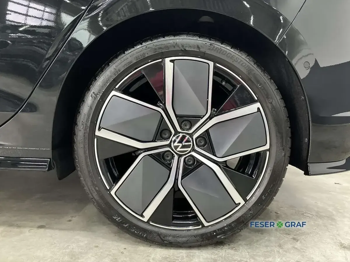 Gebraucht VW Golf VIII R 150 PS (110 kW) 2025 Grenadillschwarz metallic Limousine
