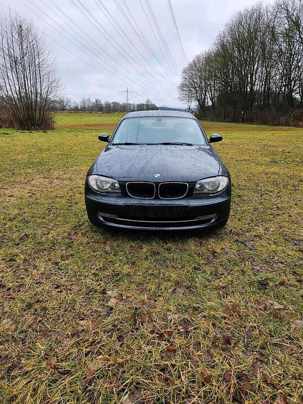 Gebraucht BMW 118 143 PS (105 kW) 2008 Schwarz Kleinwagen