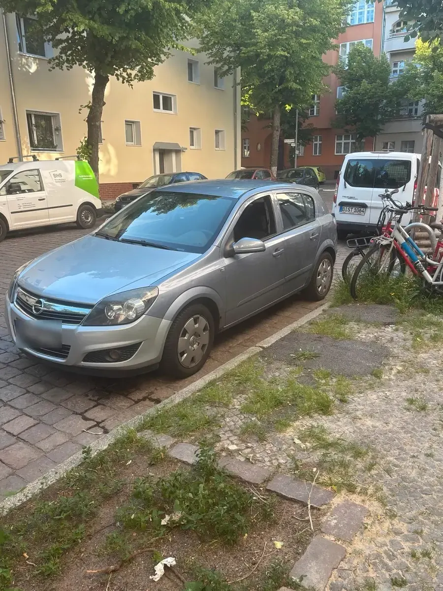 Używany Opel Astra 110 KM (80 kW) 2005 Szary Hatchback