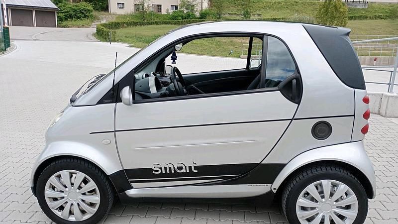 Silber Gebraucht 2004 Smart ForTwo Coupé Passion Kleinwagen | 1.650 € (Fairer Preis) - Bild 1/4