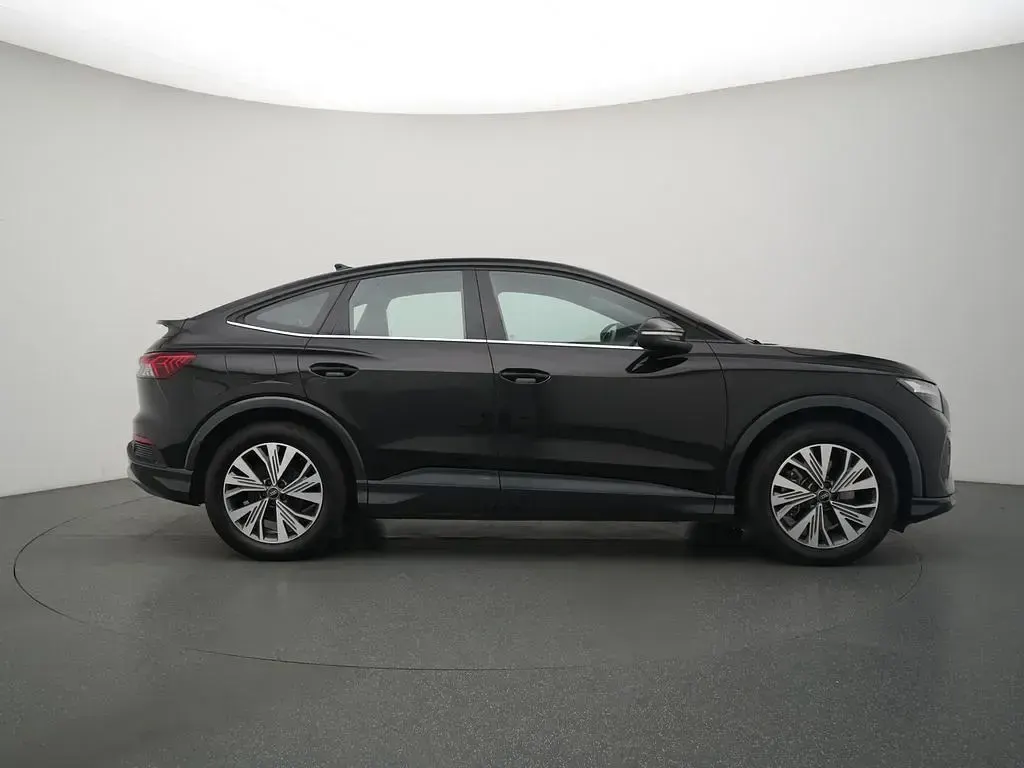 Gebraucht Audi Q4 Sportback e-tron Advanced 150 kW (204 PS) 2023 Mythosschwarz metallic SUV