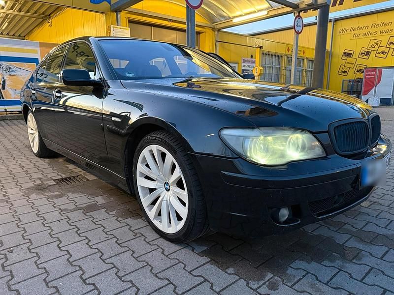 Gebraucht BMW 745 400 PS (294 kW) 2006 Schwarz Limousine