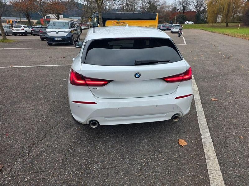 Gebraucht BMW 120 Advantage 178 PS (130 kW) 2021 Weiß Kleinwagen