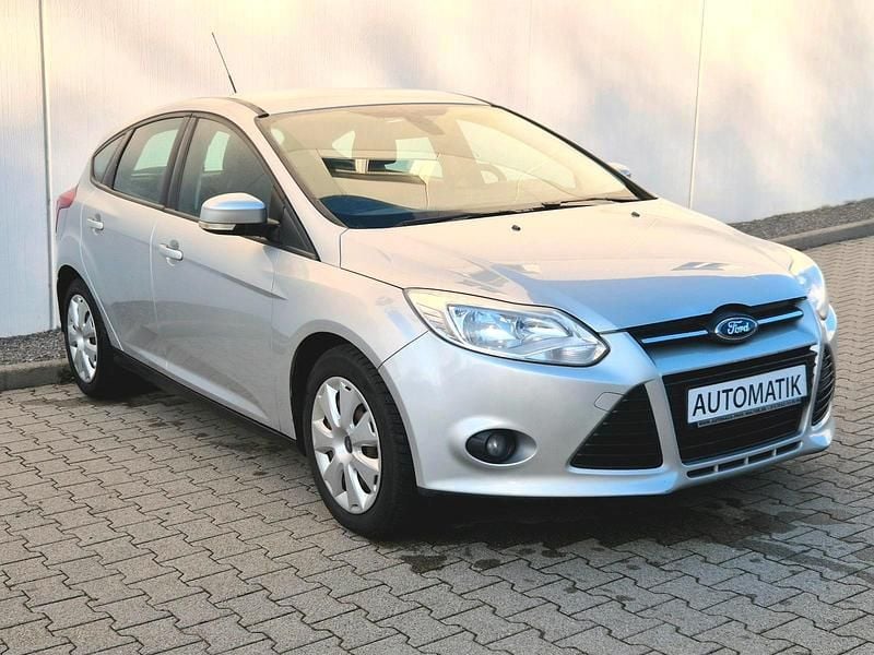 Gebraucht Ford Focus Trend 125 PS (91 kW) 2012 Silber Limousine