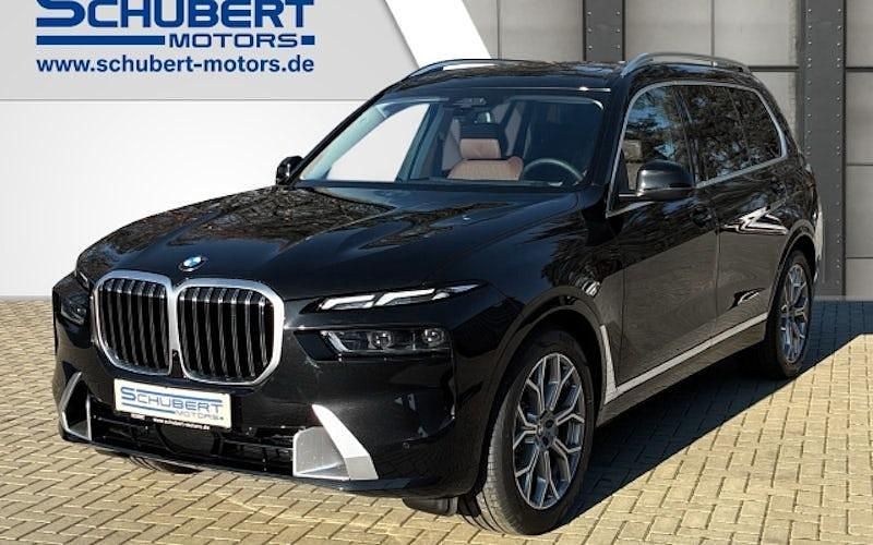 Neu BMW X7 Comfort Edition 352 PS (258 kW) 2026 Schwarz SUV