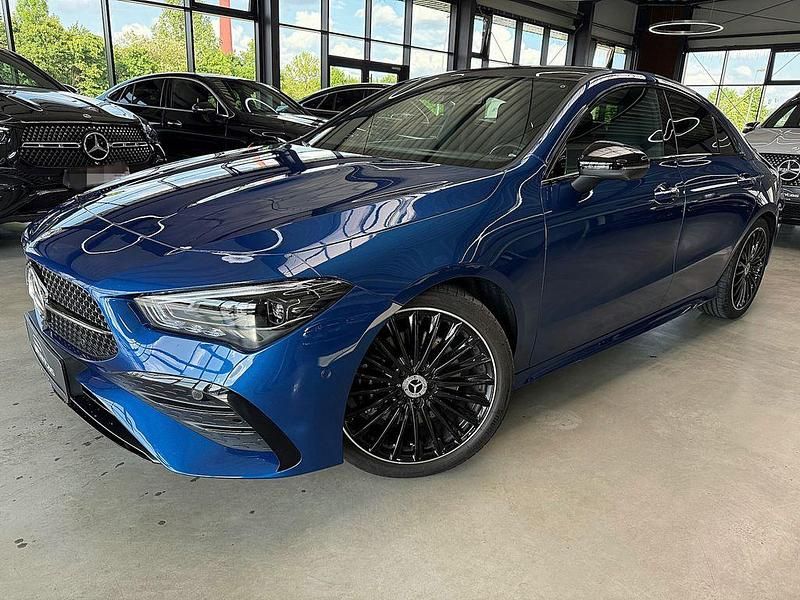 Blau Gebraucht 2024 Mercedes CLA200 AMG Limousine | 35.900 € (Fairer Preis) - Bild 1/4