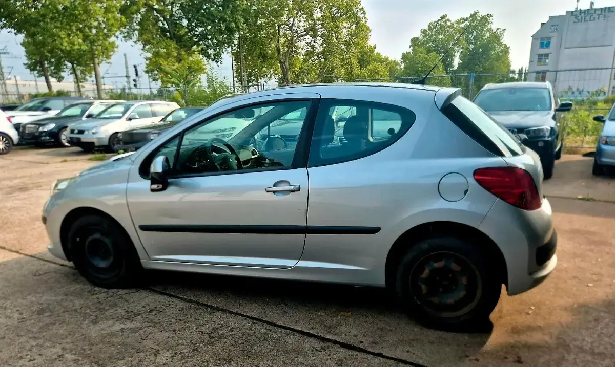 Gebraucht Peugeot 207 88 PS (64 kW) 2006 Silber Kleinwagen
