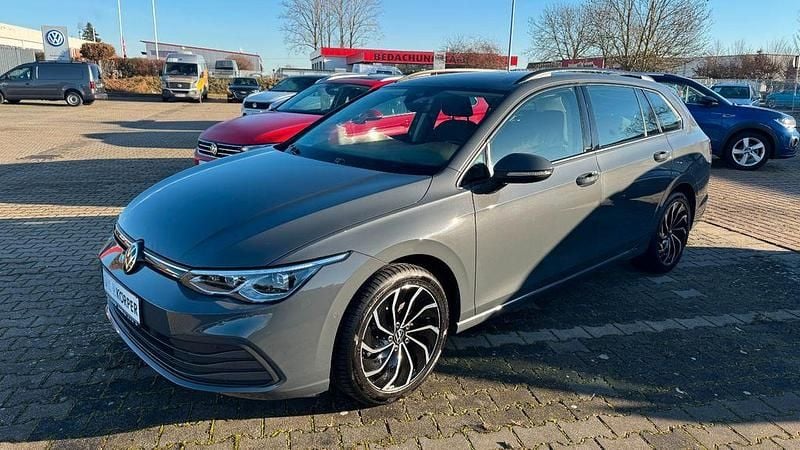Grau Gebraucht 2022 VW Golf VIII Life Kombi | 21.919 € (Fairer Preis) - Bild 1/4