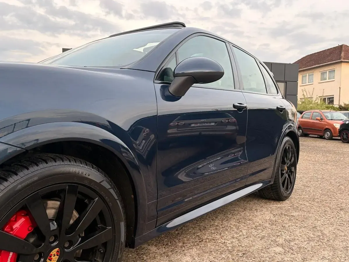 Gebraucht Porsche Cayenne Turbo 500 PS (367 kW) 2012 Dunkelblaumetallic SUV
