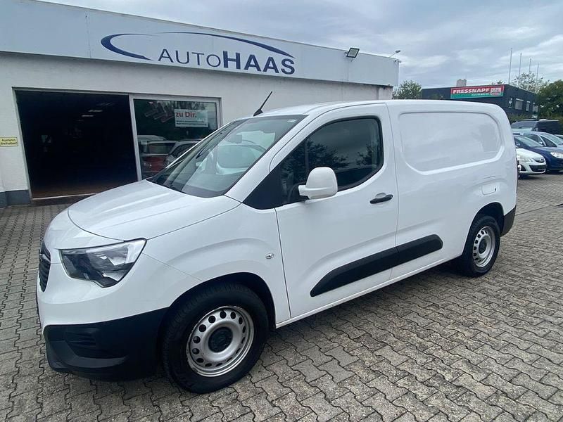 Weiß Gebraucht 2021 Opel Combo Edition Van / Kleinbus | 13.490 € (Fairer Preis) - Bild 1/4