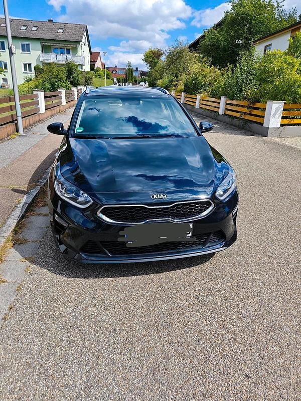 Schwarz Gebraucht 2021 Kia Ceed Kombi | 19.500 € (Superpreis) - Bild 1/4