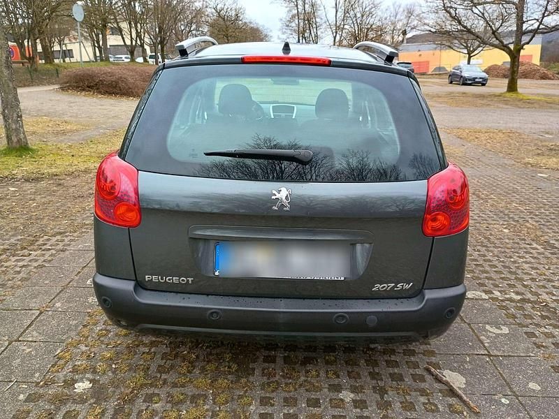 Gebraucht Peugeot 207 95 PS (69 kW) 2012 Blau Kombi