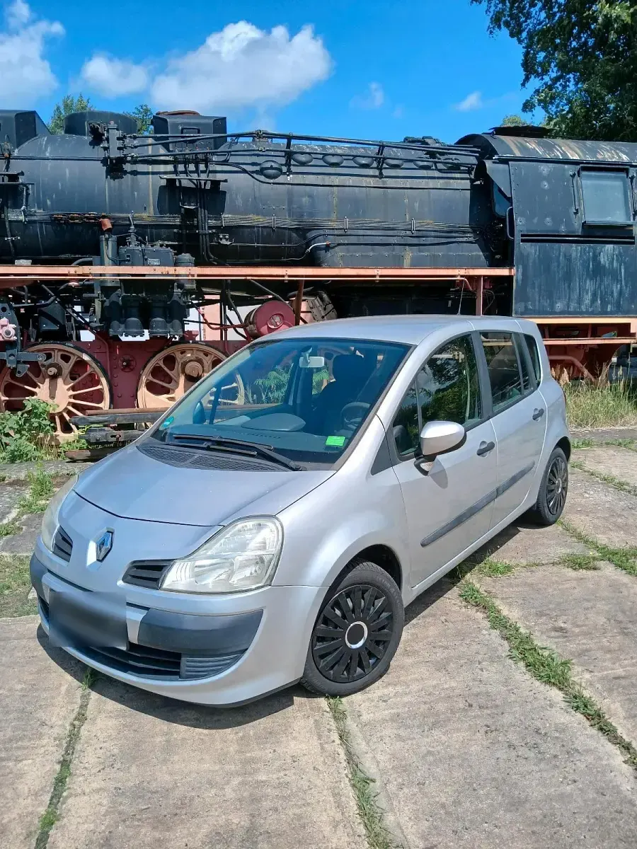 Gebraucht Renault Grand Modus 75 PS (55 kW) 2009 Silber Van / Kleinbus