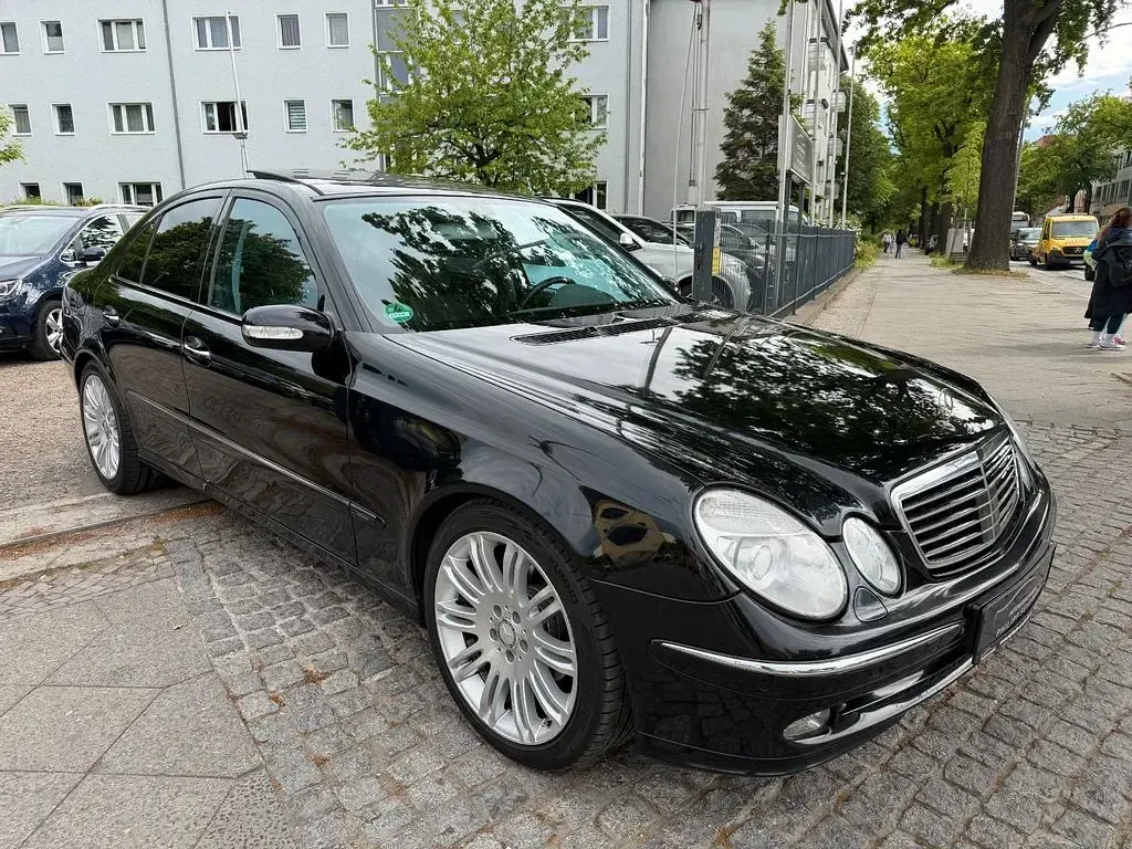 Gebraucht Mercedes E240 Avantgarde 177 PS (130 kW) 2002 Schwarz Limousine