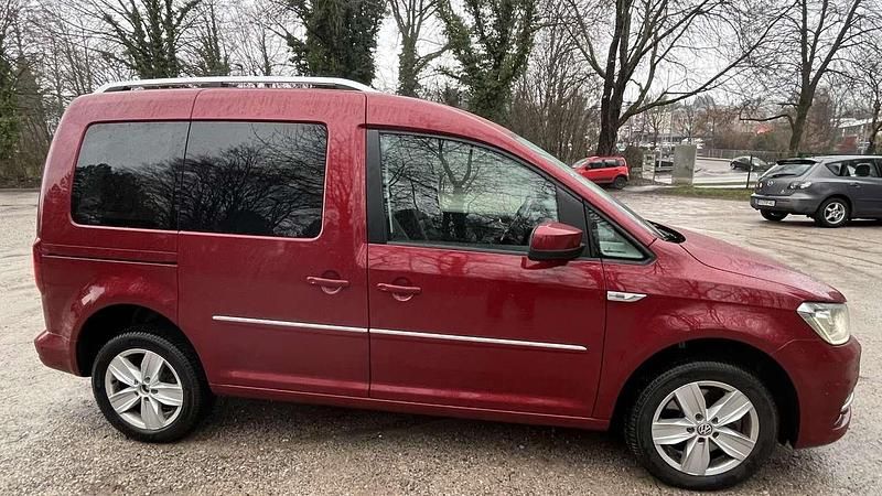 Gebraucht VW Caddy Highline 150 PS (110 kW) 2017 Rot Van / Kleinbus