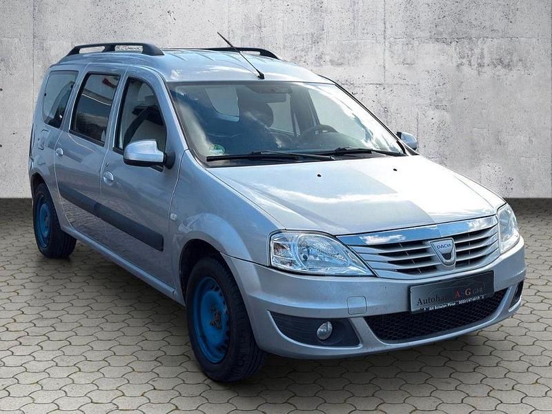 Gebraucht Dacia Logan Lauréate 105 PS (77 kW) 2013 Grau Kombi