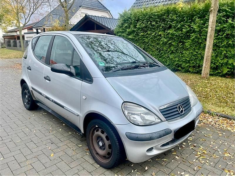 Silber Gebraucht 2001 Mercedes A140 Kleinwagen | 200 € - Bild 1/4