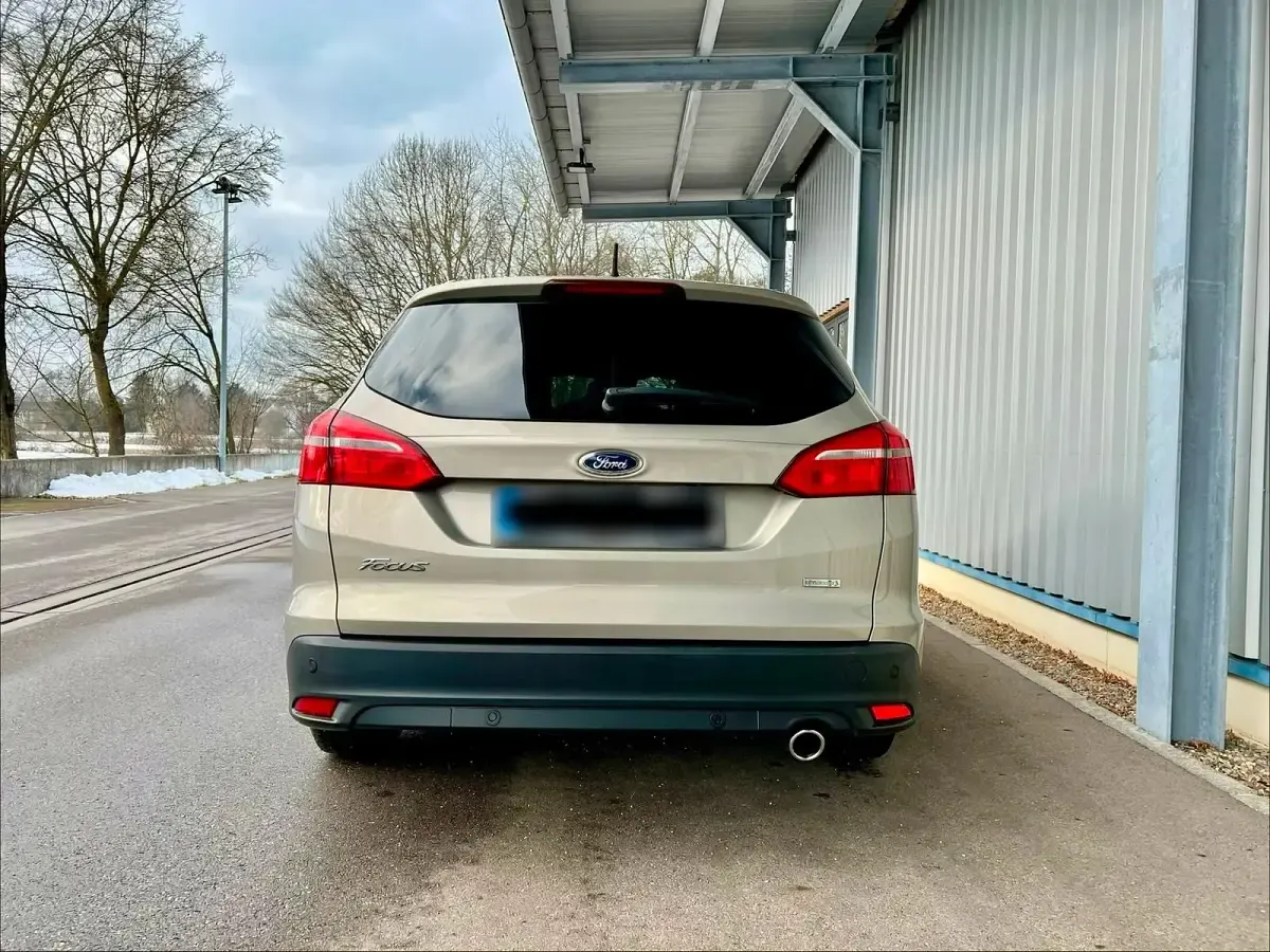 Gebraucht Ford Focus Titanium 182 PS (133 kW) 2015 Braun Kombi