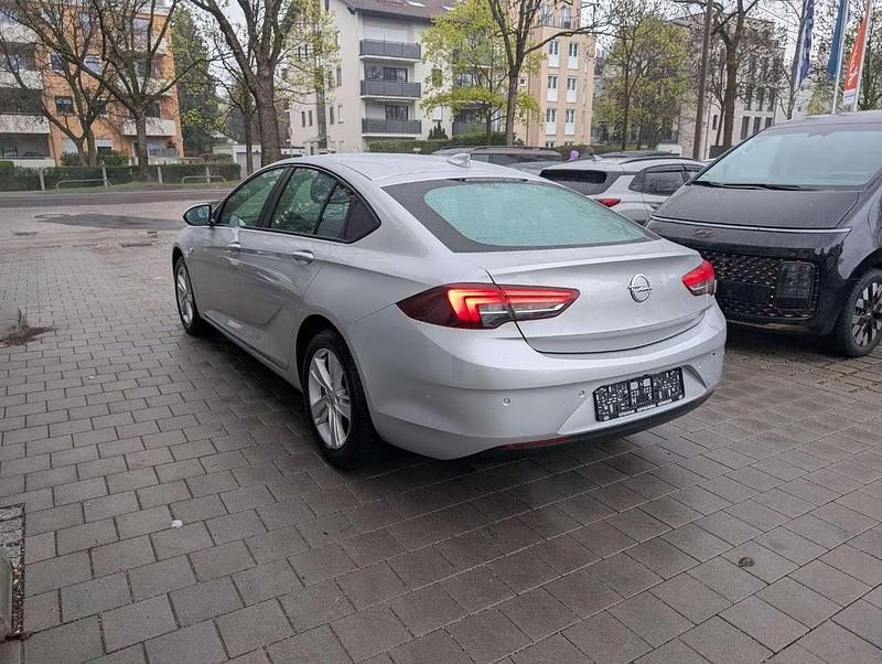 Gebraucht Opel Insignia Edition 165 PS (121 kW) 2018 Argon silber/ice silver (m2) Limousine