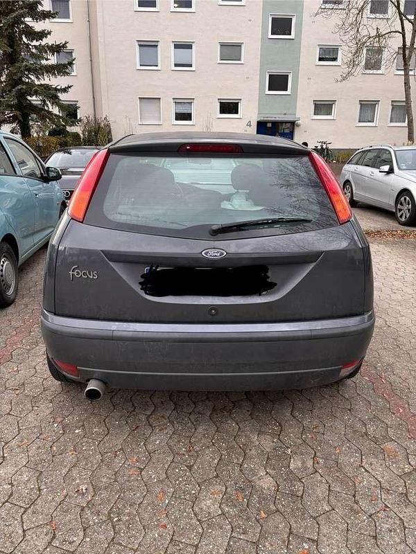 Gebraucht 2004 Ford Focus Futura Limousine | 2.799 € (Teuer) - Bild 1/4