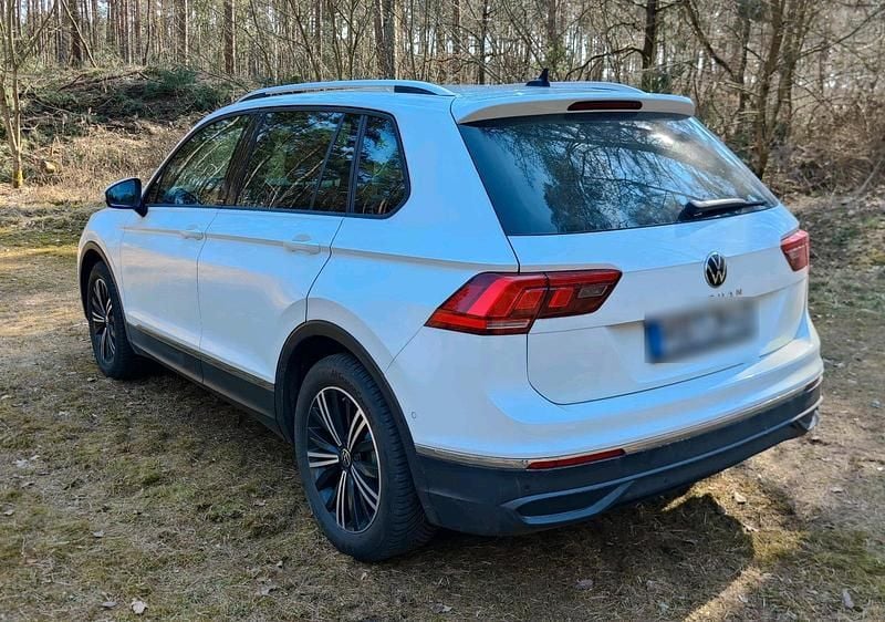 Gebraucht VW Tiguan Active 150 PS (110 kW) 2021 Weiß SUV