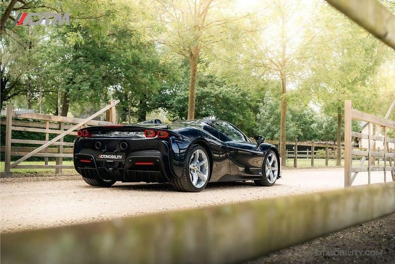 Gebraucht Ferrari SF90 999 PS (734 kW) 2024 Blau Cabrio