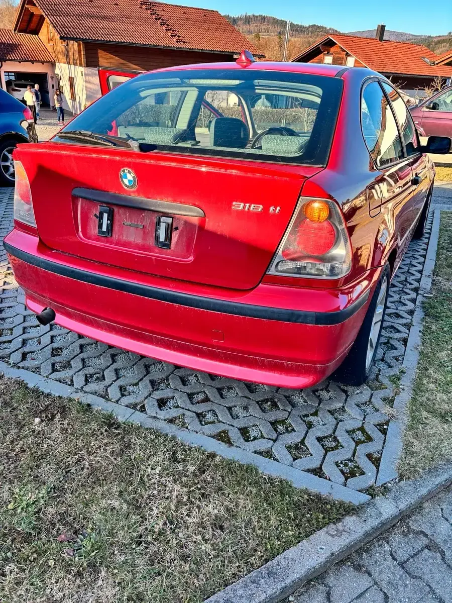 Gebraucht BMW 316 116 PS (85 kW) 2002 Rot Coupé
