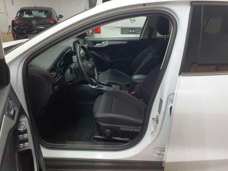 Gebraucht Ford Focus Cool & Connect 120 PS (88 kW) 2020 Weiß Limousine