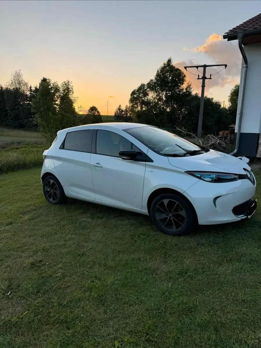 Gebraucht Renault Zoe Bose Edition 66 kW (91 PS) 2019 Weiß Kleinwagen