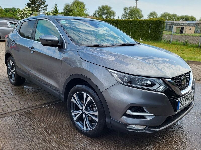 Grau Gebraucht 2020 Nissan Qashqai N-Connecta SUV | 19.695 € (Fairer Preis) - Bild 1/4