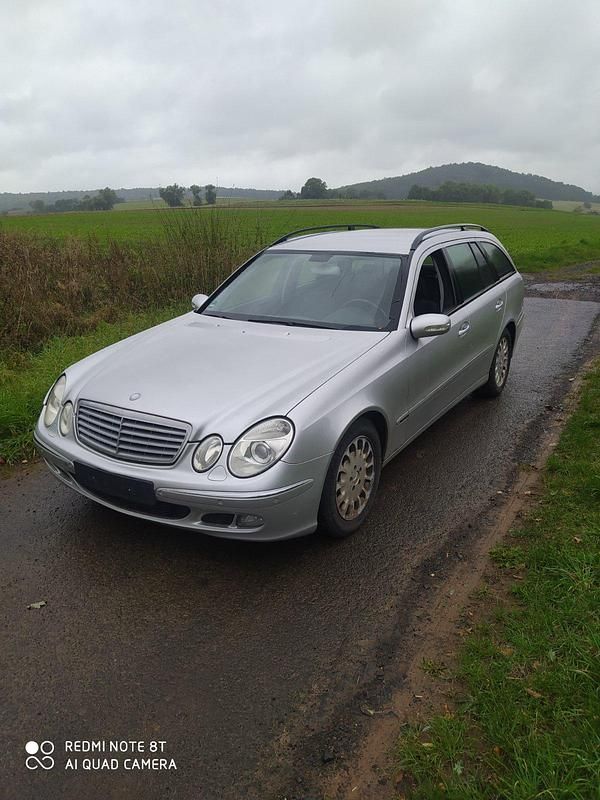 Silber Gebraucht 2004 Mercedes E320 Kombi | 2.985 € (Guter Preis) - Bild 1/4